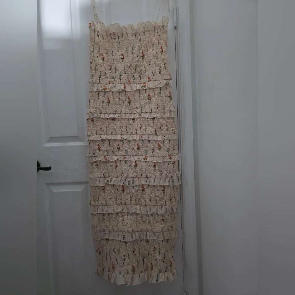 Aureum Cream Tiered Ruffle Smocked Sphaghetti Strap Dress Size Large - Picture 4 of 4